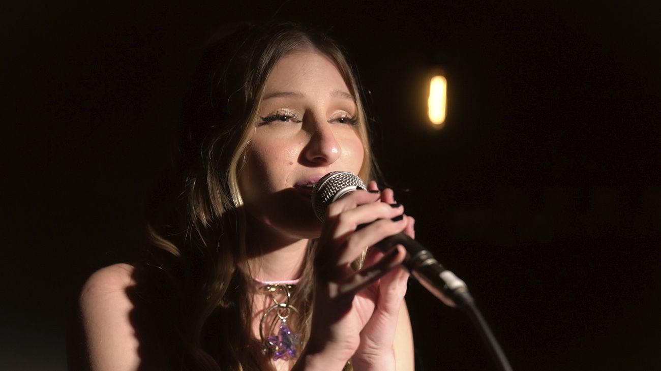 Yami Safdie, la cantante surgida en las redes que sueña colaborar con Duki y Bad Bunny