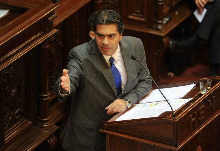 Capitanich se hartó de la oposición: "¡Representante del neoliberalismo!"