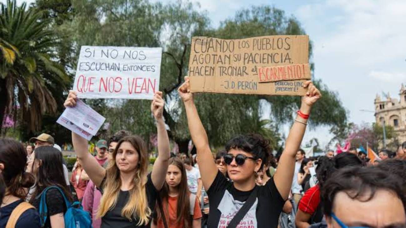 Universidad pública argentina, IA y la profunda estupidez