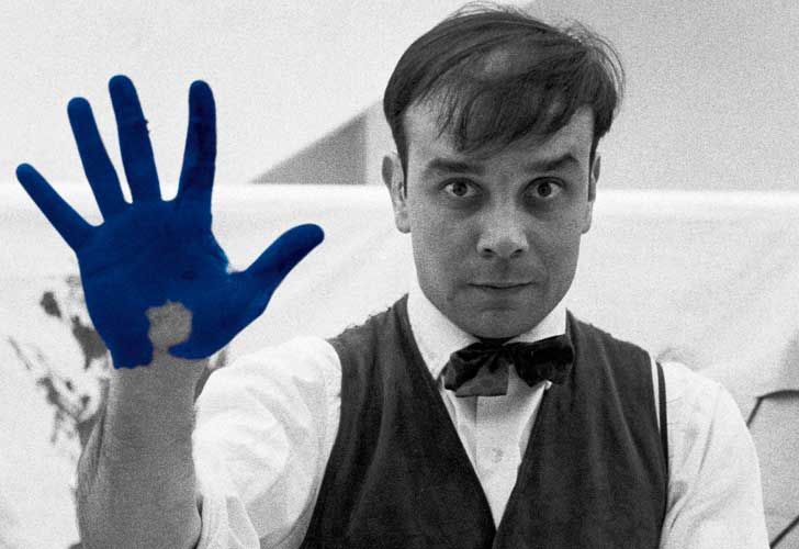 PROA presenta una retrospectiva de Yves Klein, el artista de la "sensibilidad inmaterial"
