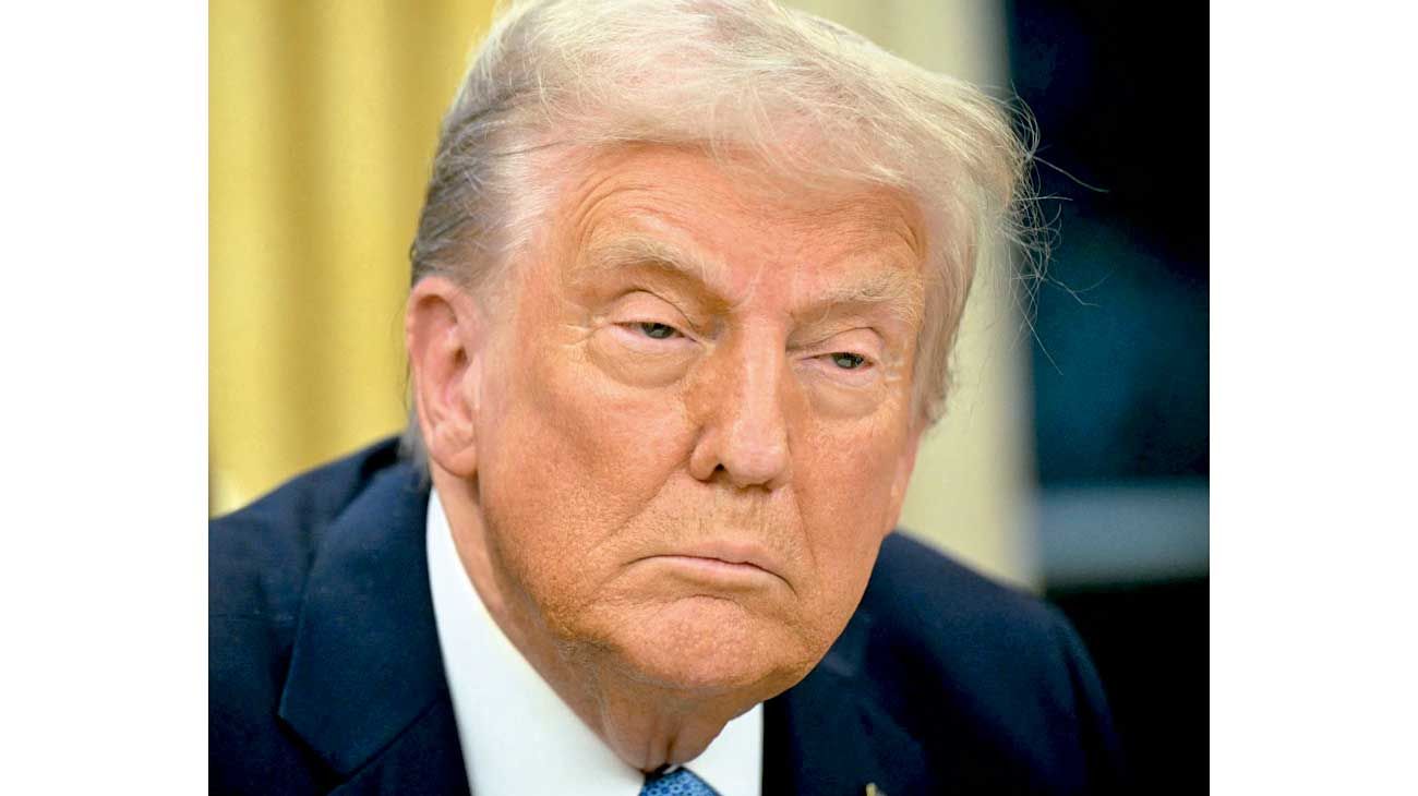 Trump aplicó aranceles a sus vecinos y a Beijing