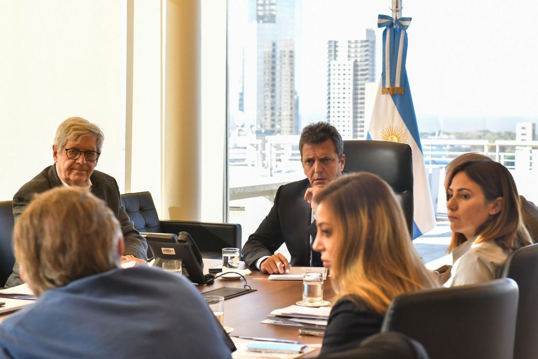 Massa confirmó que seguirá en Economía y buscó despejar alarmas