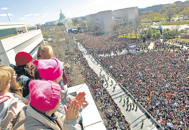 Miles de jóvenes exigieron más control de armas en EE.UU.