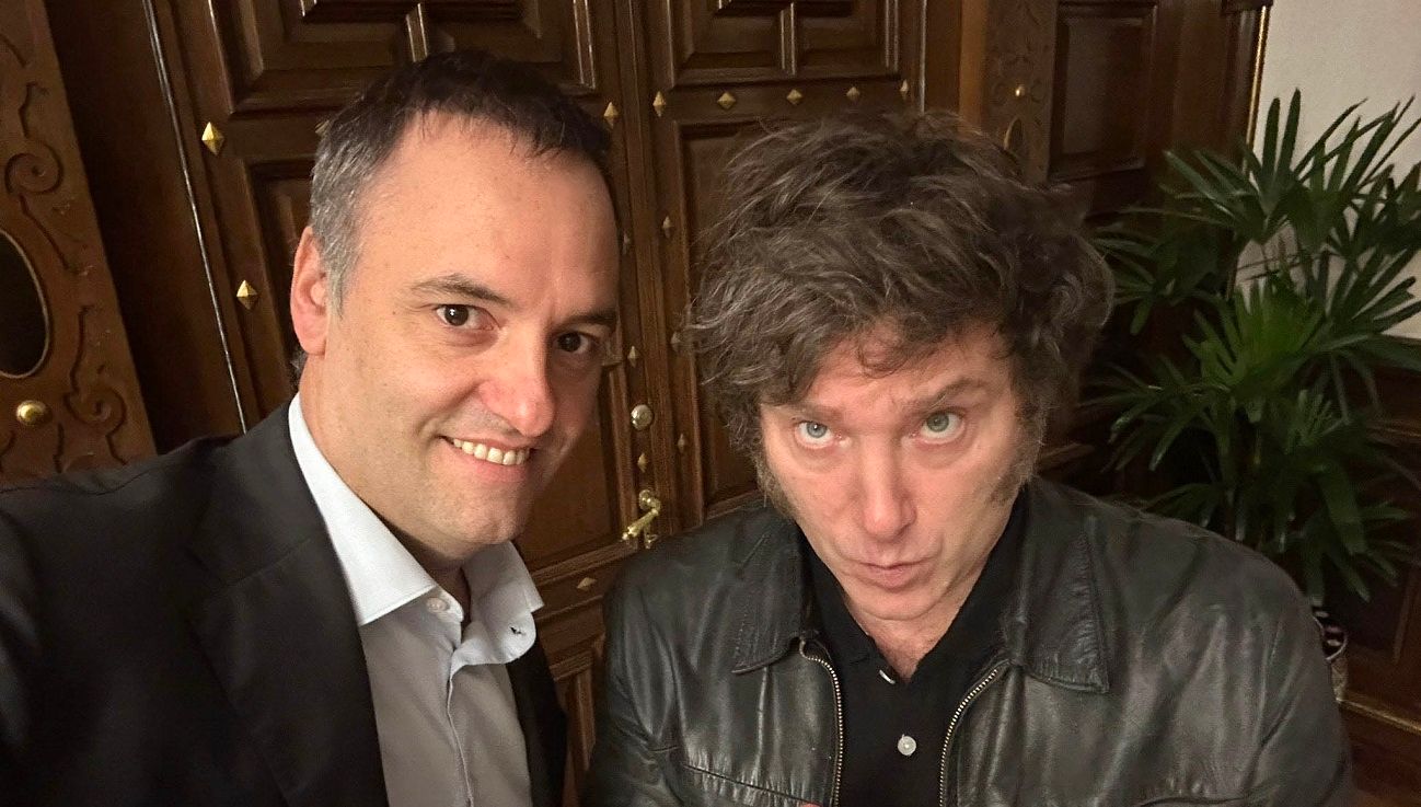 Javier Milei se reunió con Manuel Adorni y para respaldarlo lo instruyó para "optimizar la gestión"