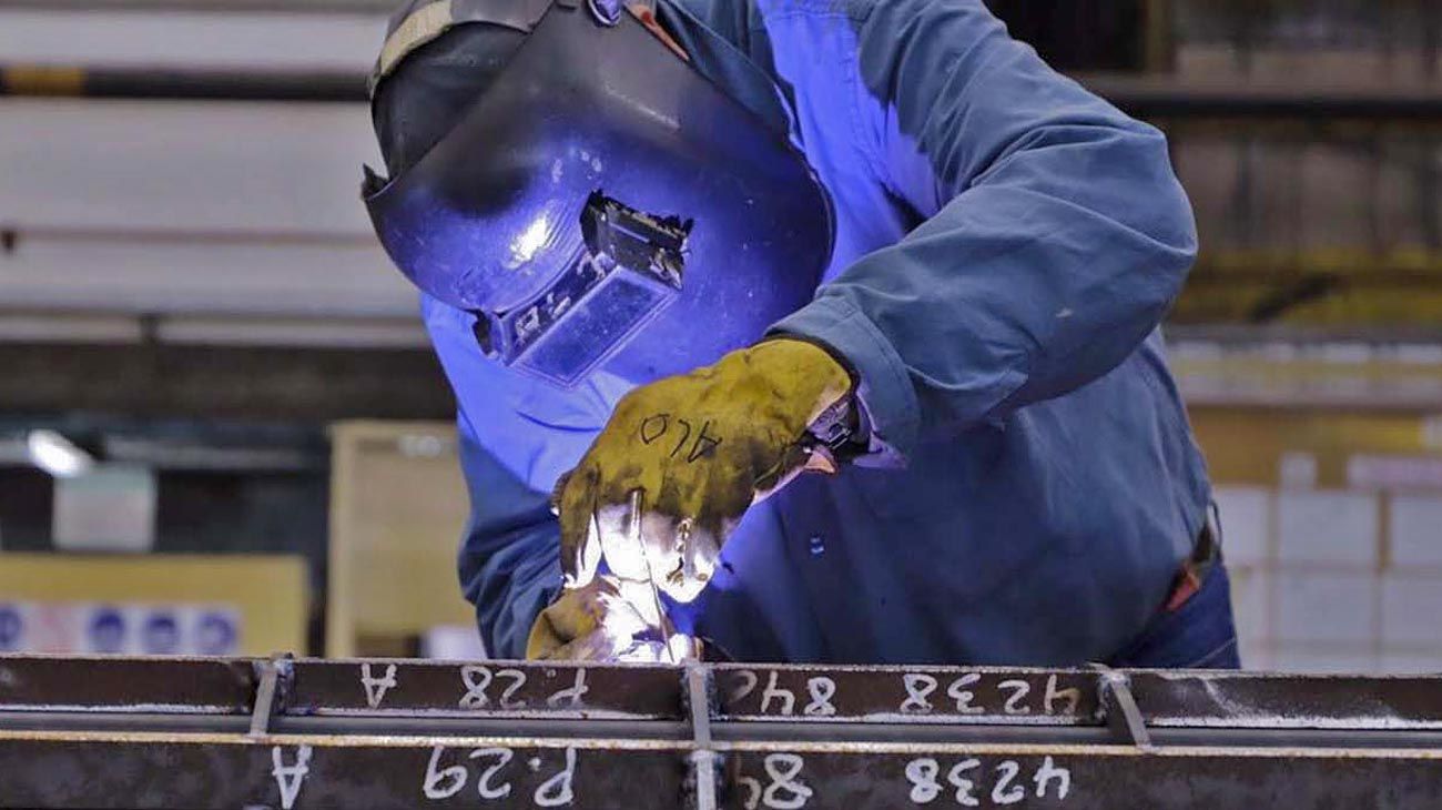 Industria en crisis: la actividad se desplomó 14% en mayo y no encuentra piso