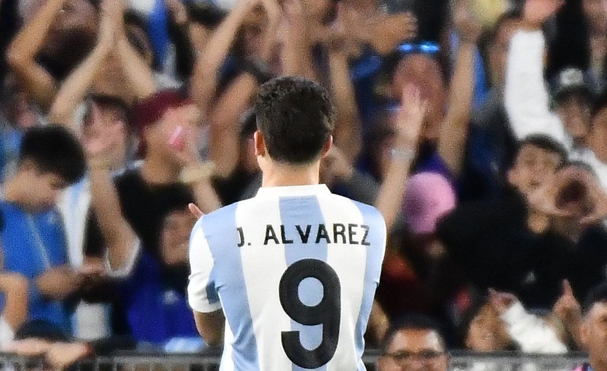 El cordobés Julián Álvarez, un futbolista de época