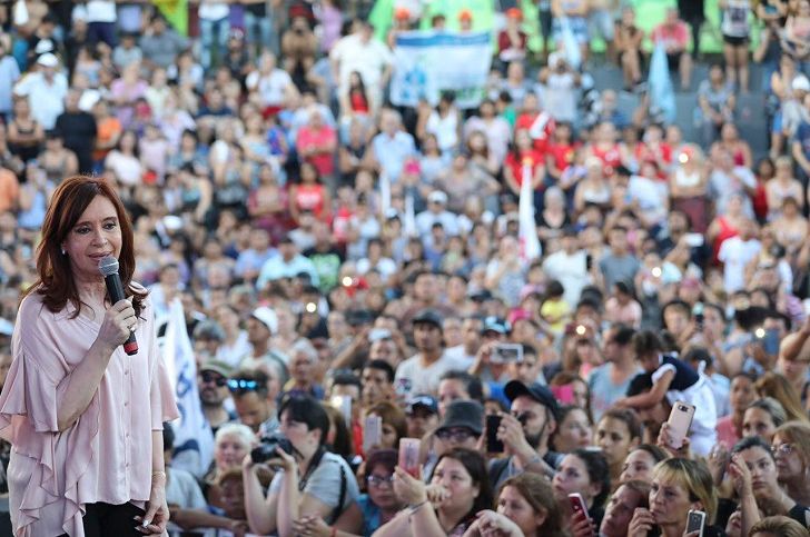 Cristina: "Por momentos uno piensa que son inútiles"