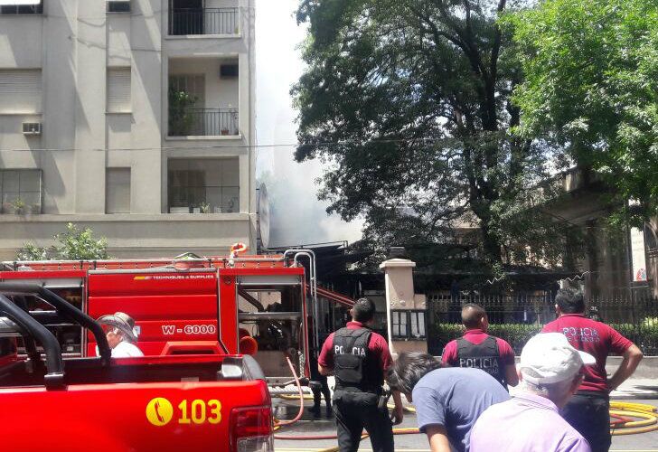 Incendio en Belgrano destruyó un restaurante