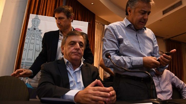 Negri y Mestre siguen de cerca el reparto de los cargos en Diputados