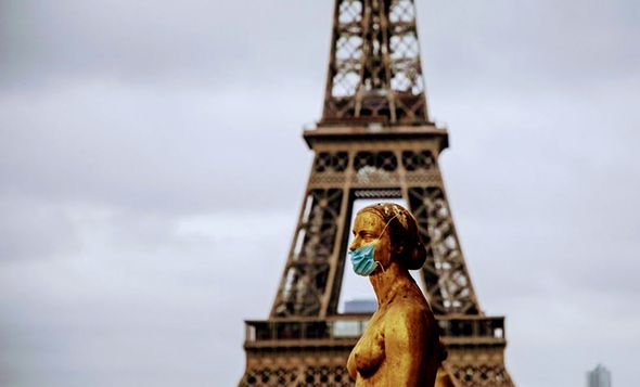 Confinamiento parcial en Francia: cierran escuelas y comercios no esenciales