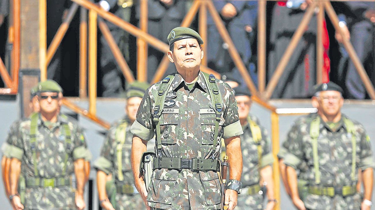 Los militares pro dictadura que rodean a Jair Bolsonaro