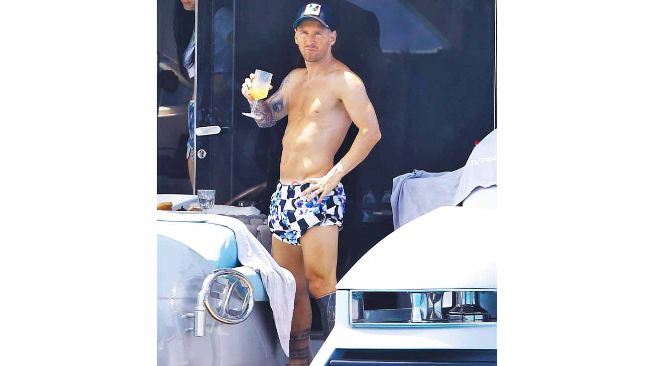 A horas de su adiós al Barça, Messi estuvo en familia, en Ibiza