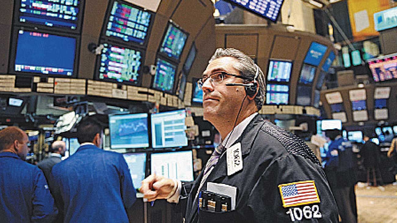 Suba de bonos y dólar calmo, la recepción a la oferta de Guzmán