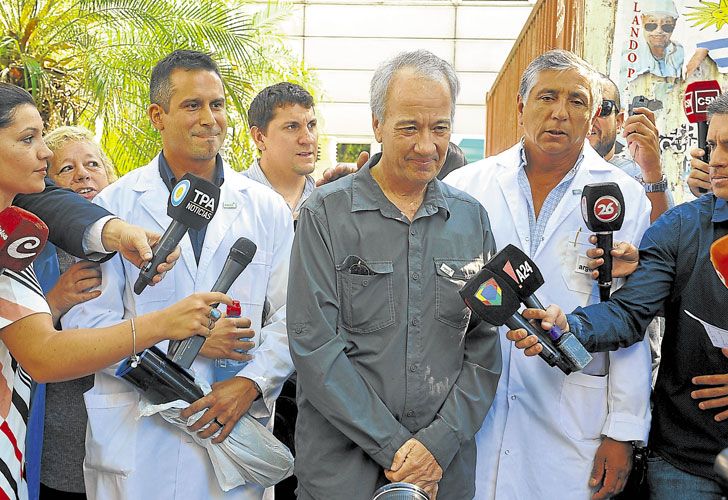 El turista apuñalado pasará fin de año con el médico que lo salvó