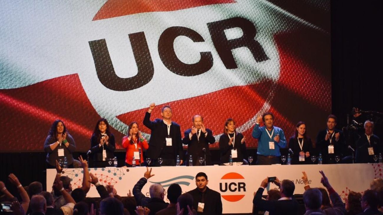 Catarsis de la UCR en Parque Norte: seguirá en Cambiemos pero pedirá más espacio