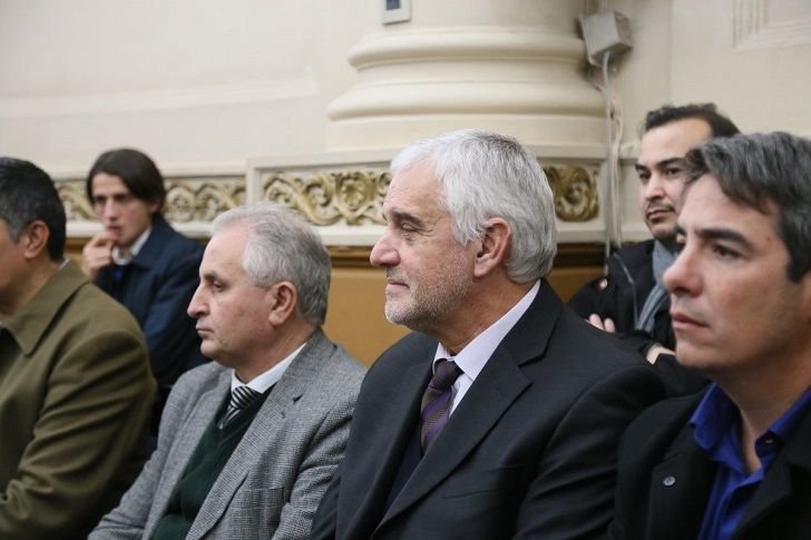 El debate por la continuidad de Decara