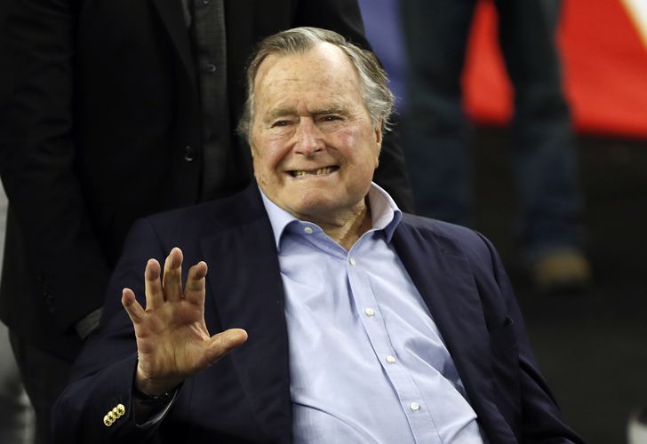 Internaron a George W. Bush padre