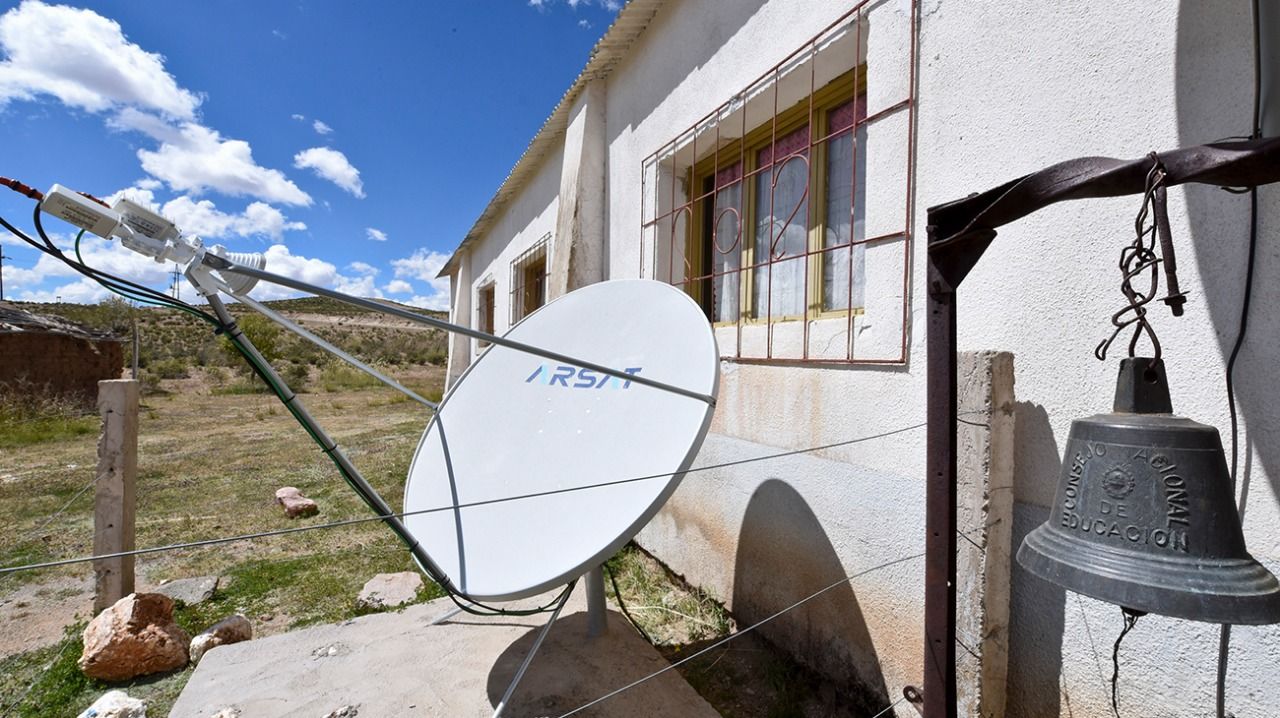 Satélites para educar