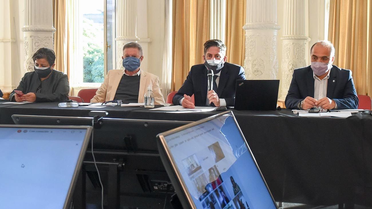 Con CABA y Mendoza en contra, acuerdan cómo, cuándo y dónde suspender las clases presenciales