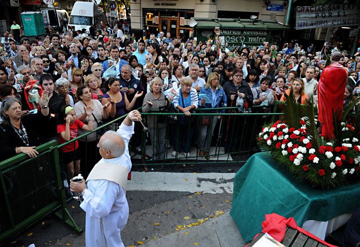 Cientos de fieles veneran a San Expedito