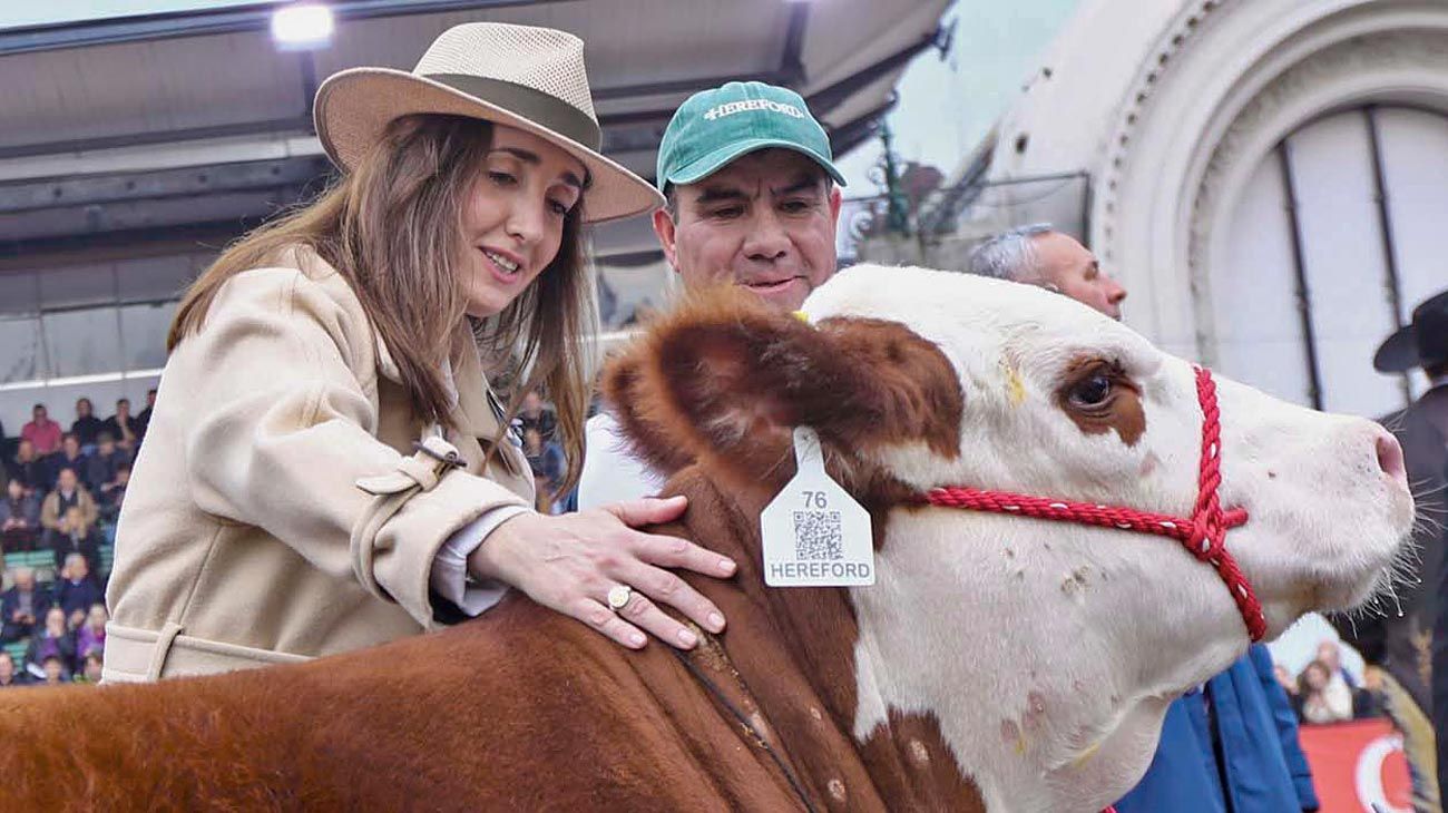 Sin agenda, Victoria Villarruel da por terminada la pelea y se prepara para sonreír
