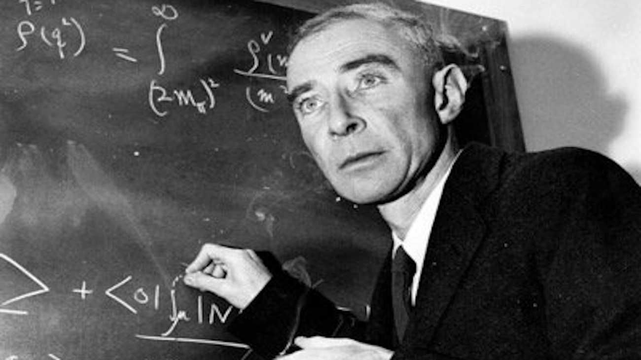Oppenheimer, el 'padre' de la bomba atómica: una eminencia con "las manos manchadas de sangre"