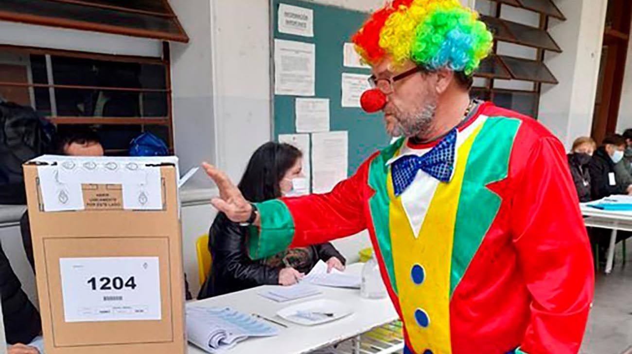 PASO 2021: votaron el Covid-19, un carpincho y otros hechos insólitos