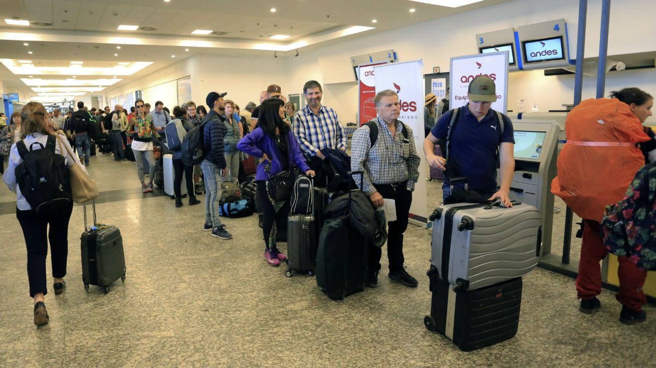 Aerolíneas Argentinas anunció que sus vuelos volvieron a operar