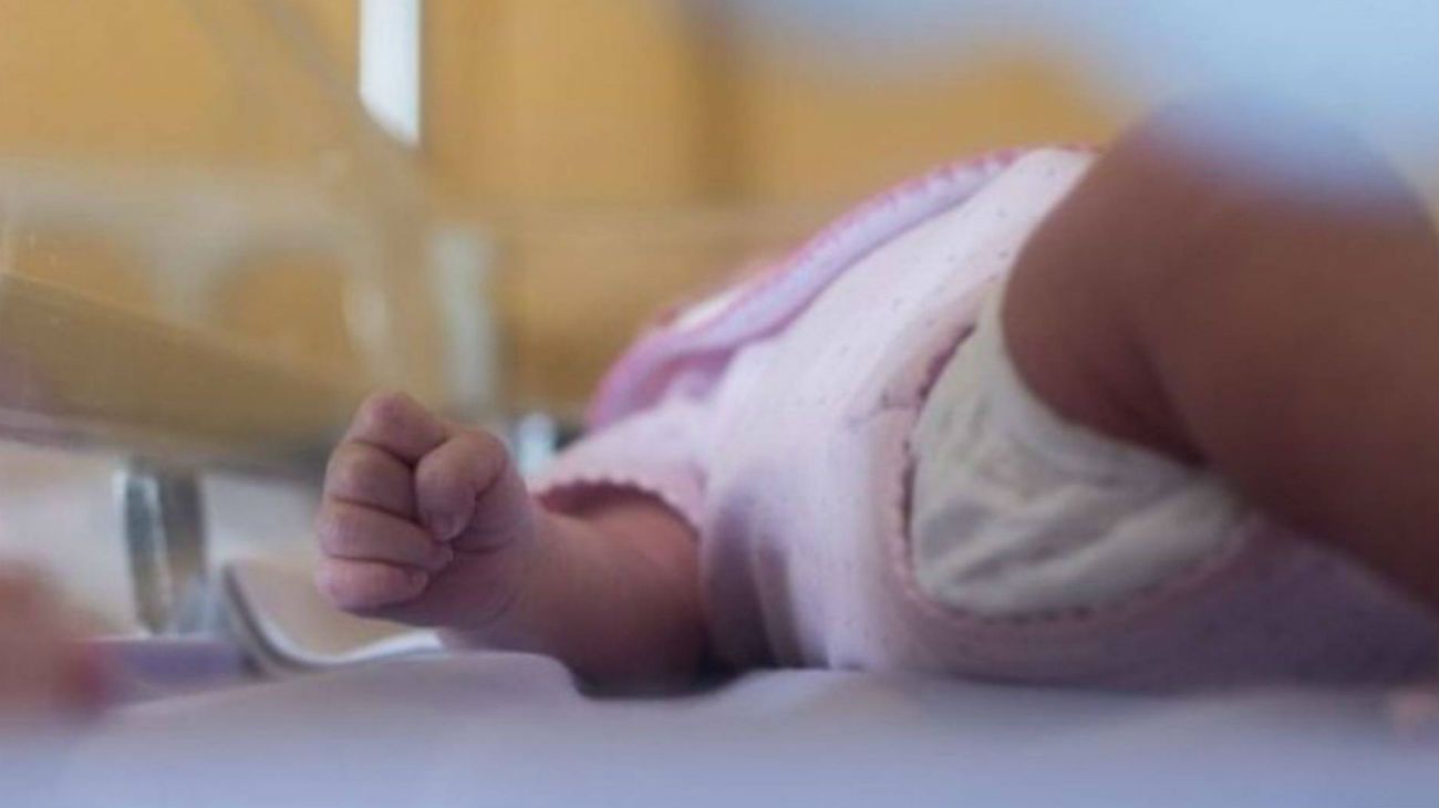 Por qué están naciendo en Francia bebés sin brazos