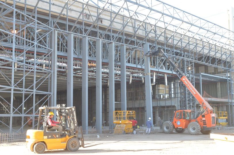Centro de Convenciones del Complejo Ferial. “Si quieren usarlo para el Congreso de la Lengua, la obra estará lista”