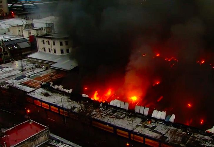 Se incendió la feria "La Saladita" del barrio porteño de Constitución