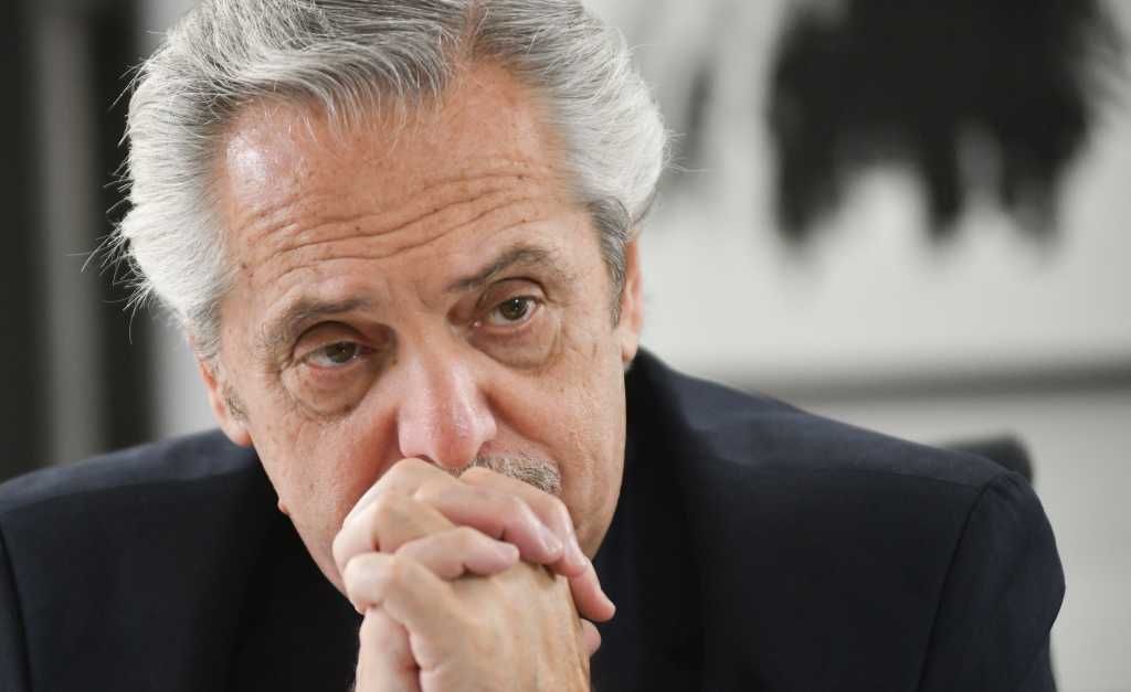 Alberto Fernández denunció que se eliminaron todos sus seguidos en X (Twitter)