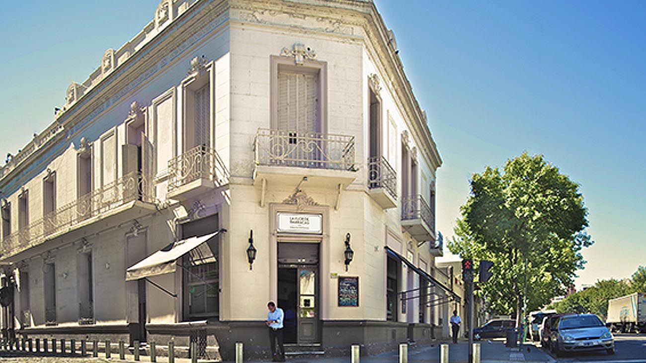 La cuarentena empujó al cierre a La Flor de Barracas, bar notable de la Ciudad