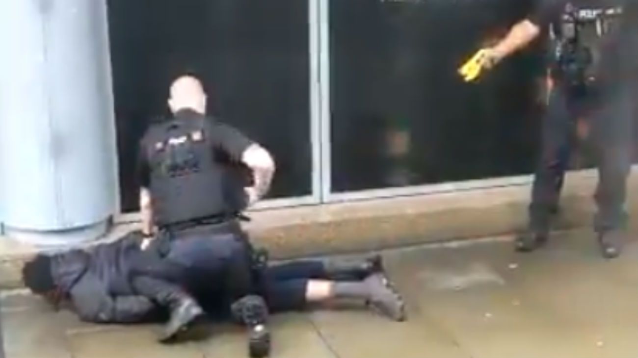 Ataque en Manchester: detienen a un hombre sospechado de acuchillar a cinco personas en un shopping