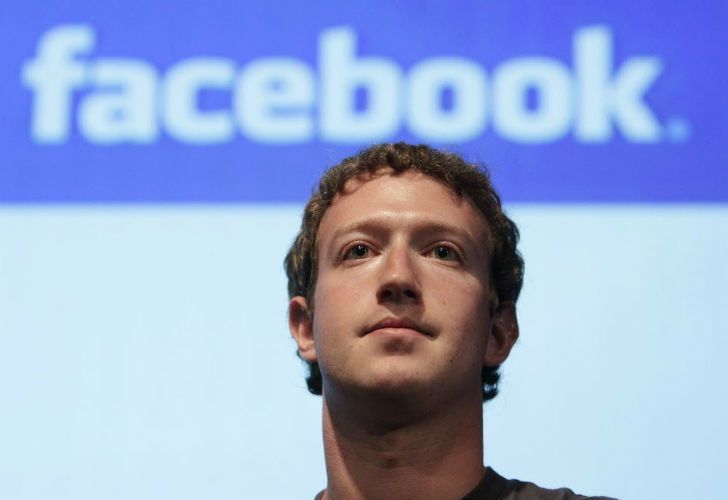 Se derrumban las acciones de Facebook por masiva filtración de datos