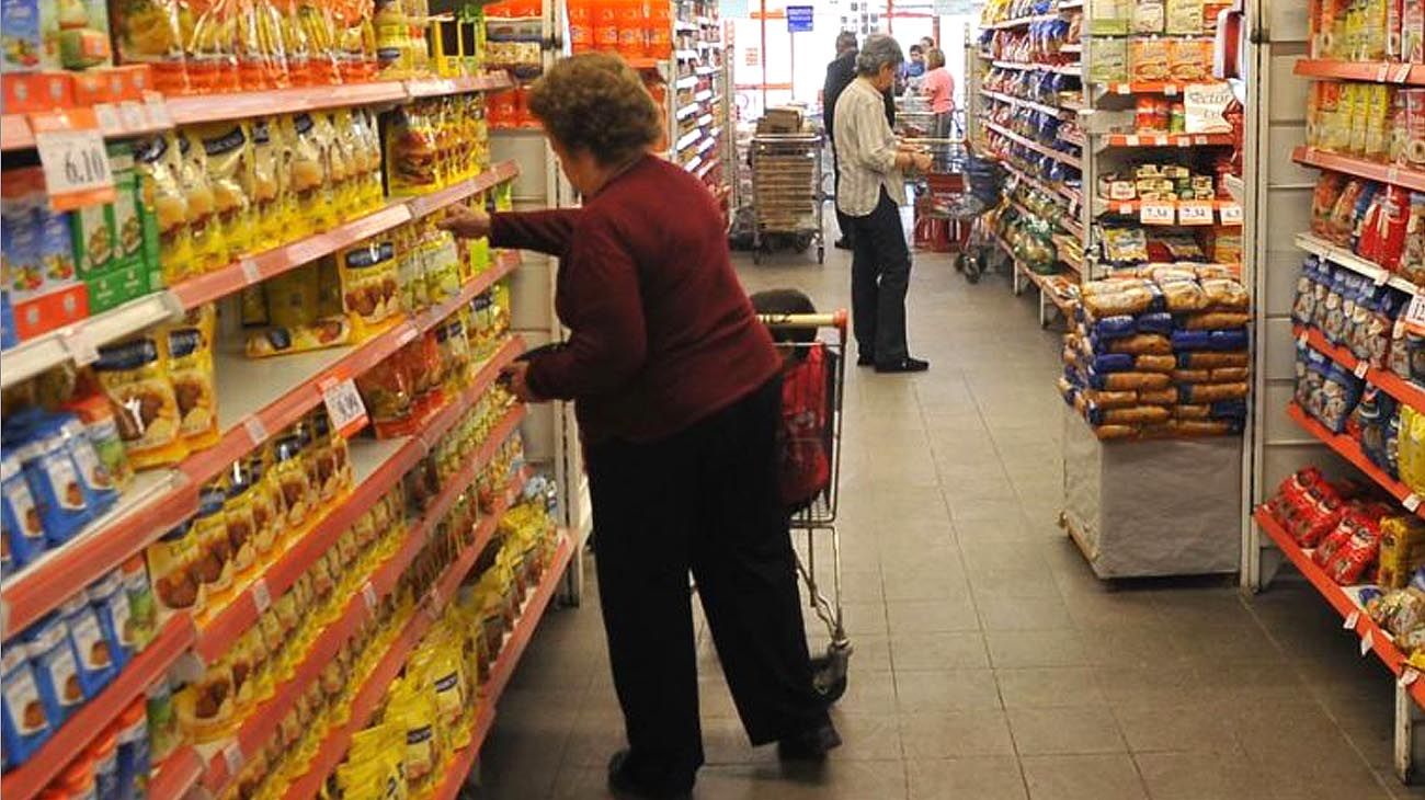 El Indec registra precios populares pero el 65% del consumo es de primera marca