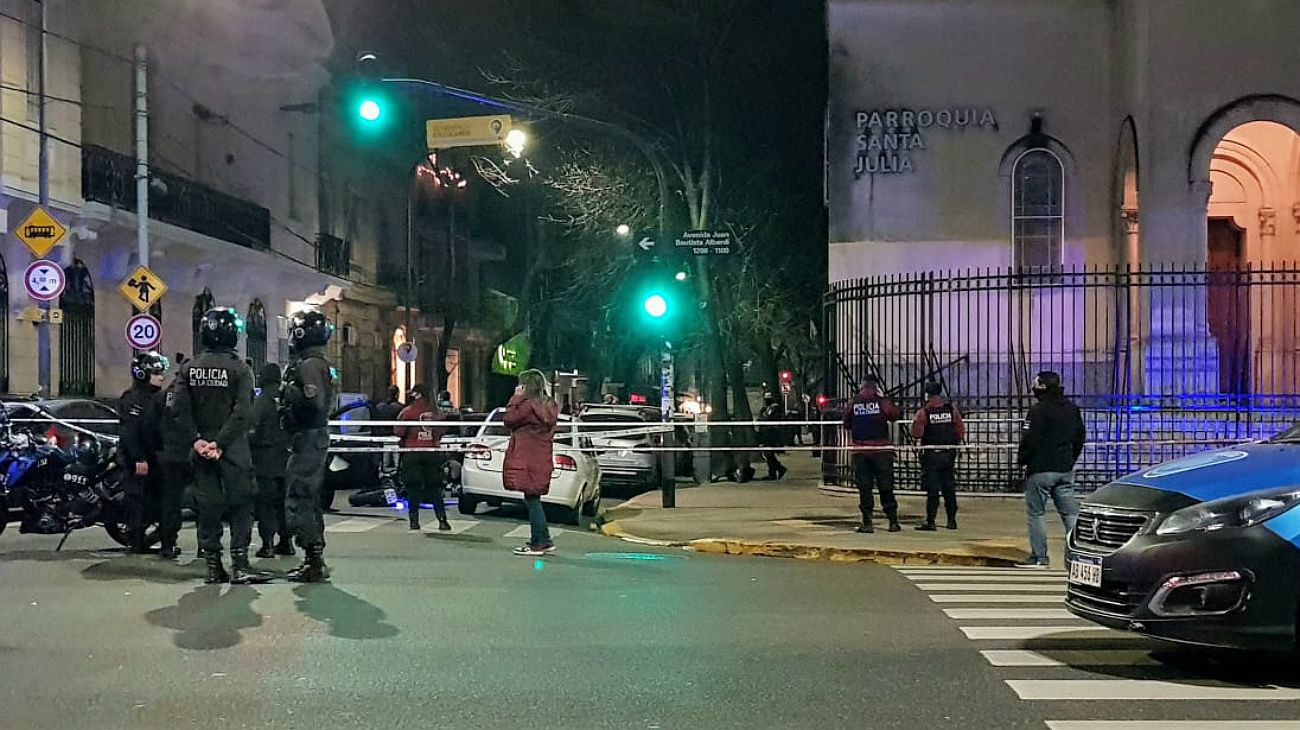 Video | Persecución y tiroteo en Caballito termina con un delincuente muerto y dos heridos