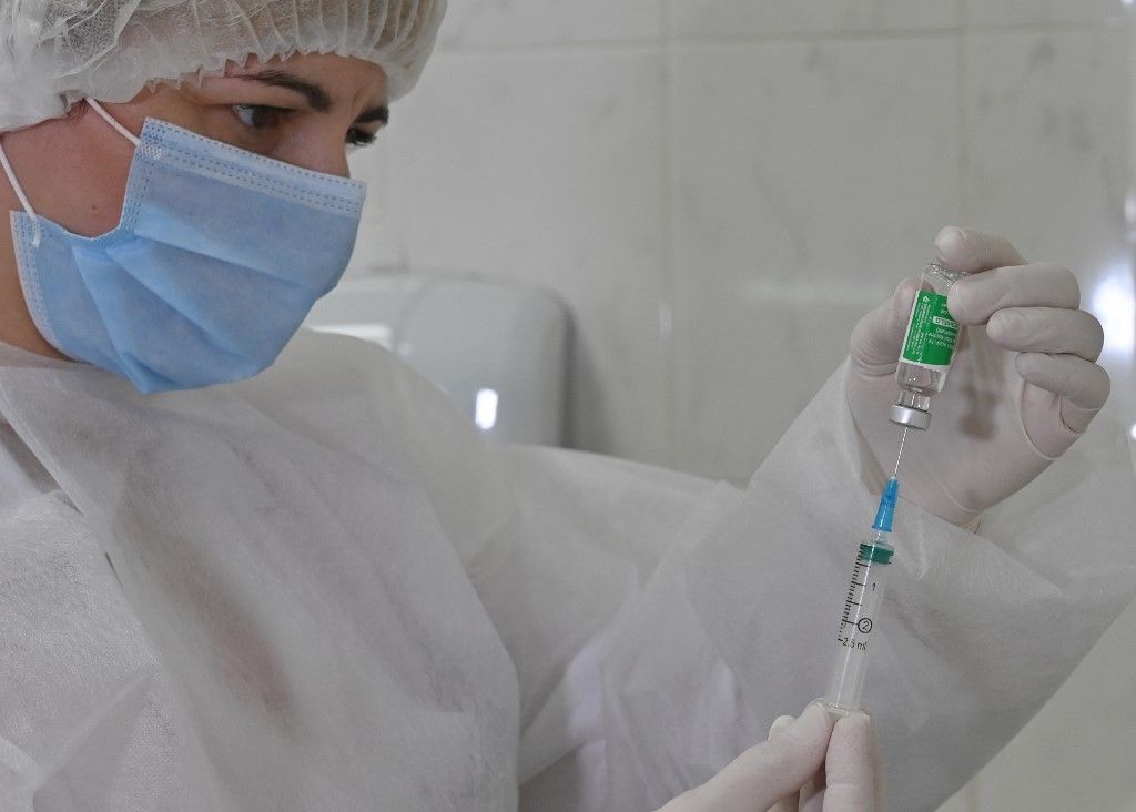 AstraZeneca anunció que un cóctel de anticuerpos redujo al 67% los casos graves contra el coronavirus