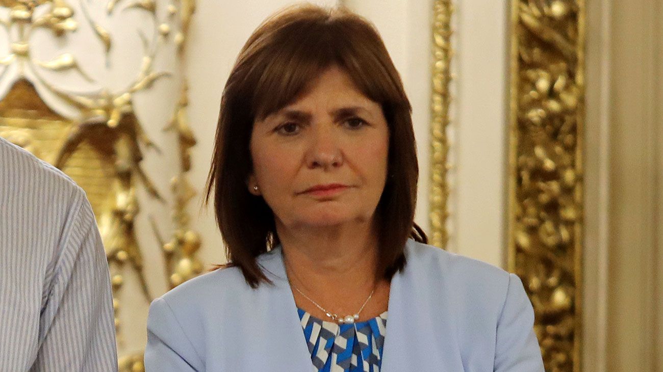 Bullrich denunció quema de colectivos: "Las mafias ya están actuando"