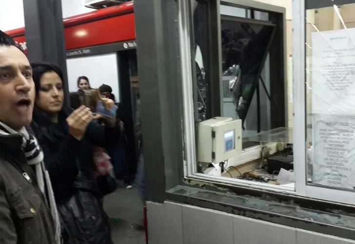 Por demoras del subte, pasajeros increparon al personal de la línea B