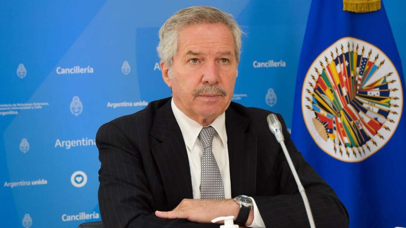 Felipe Solá, entre el fuego amigo y las internas por Estados Unidos