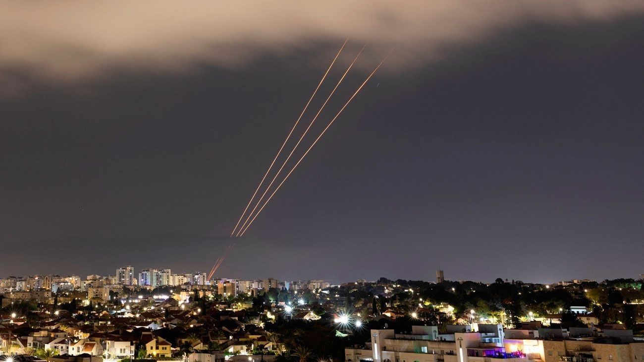 Madrugada de fuego: Irán atacó a Israel con 30 drones y decenas de misiles