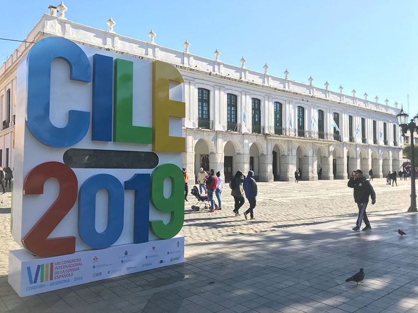 Con solicitada y encuentro paralelo, se oponen al ‘congreso monárquico’