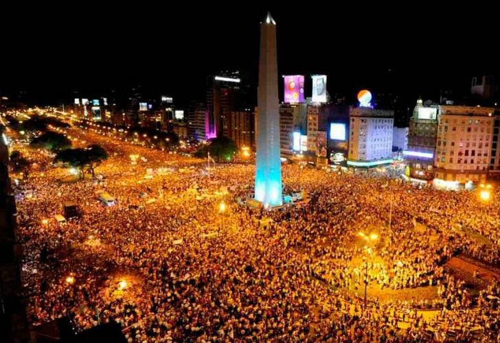 8N: La revolución cultural de las redes sociales
