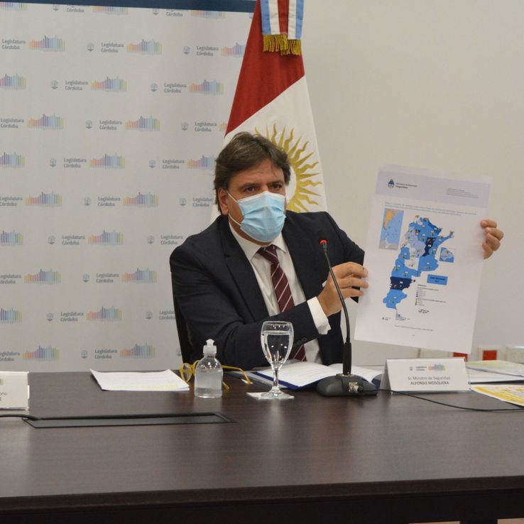 El Gobierno se defiende de las críticas y la familia apunta a más responsables
