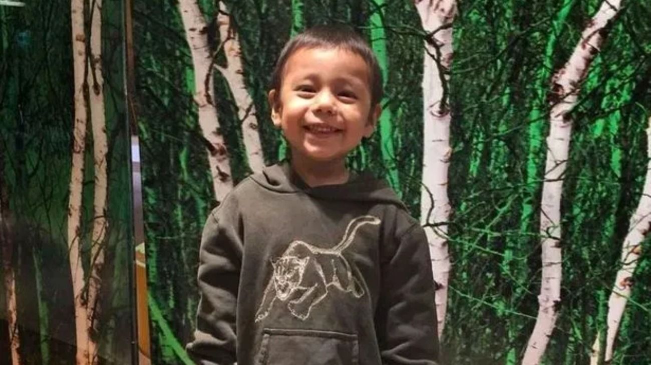 Tenía 3 años y fue apuñalado por el exnovio de su madre mientras dormía