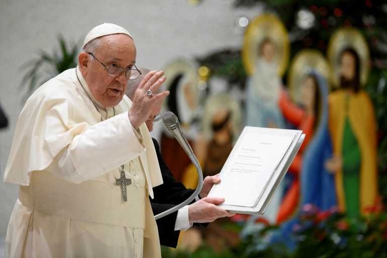 El Papa Francisco pidió regular globalmente la inteligencia artificial