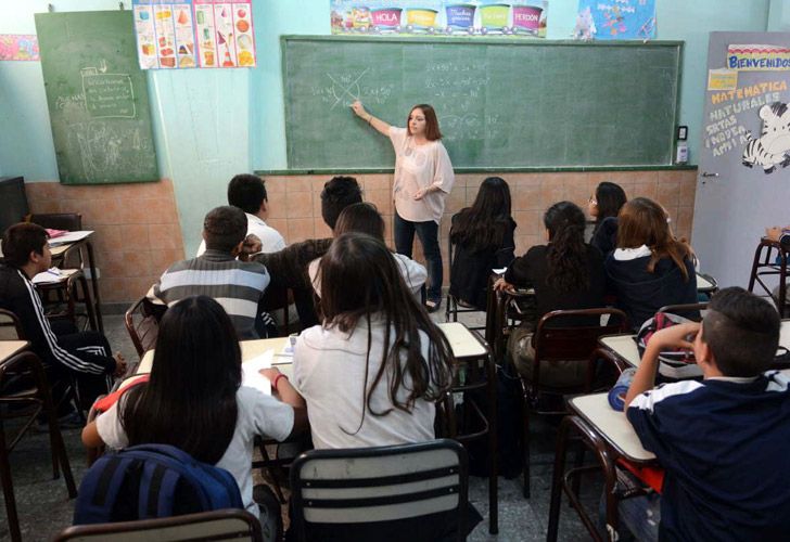 Uno de cada diez alumnos de secundaria repite de año