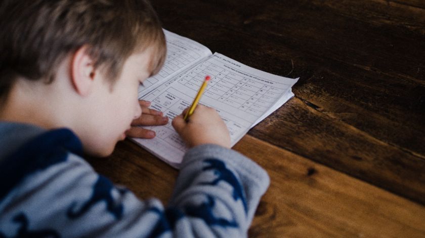 Privar a los niños de educación genera riesgo de vida