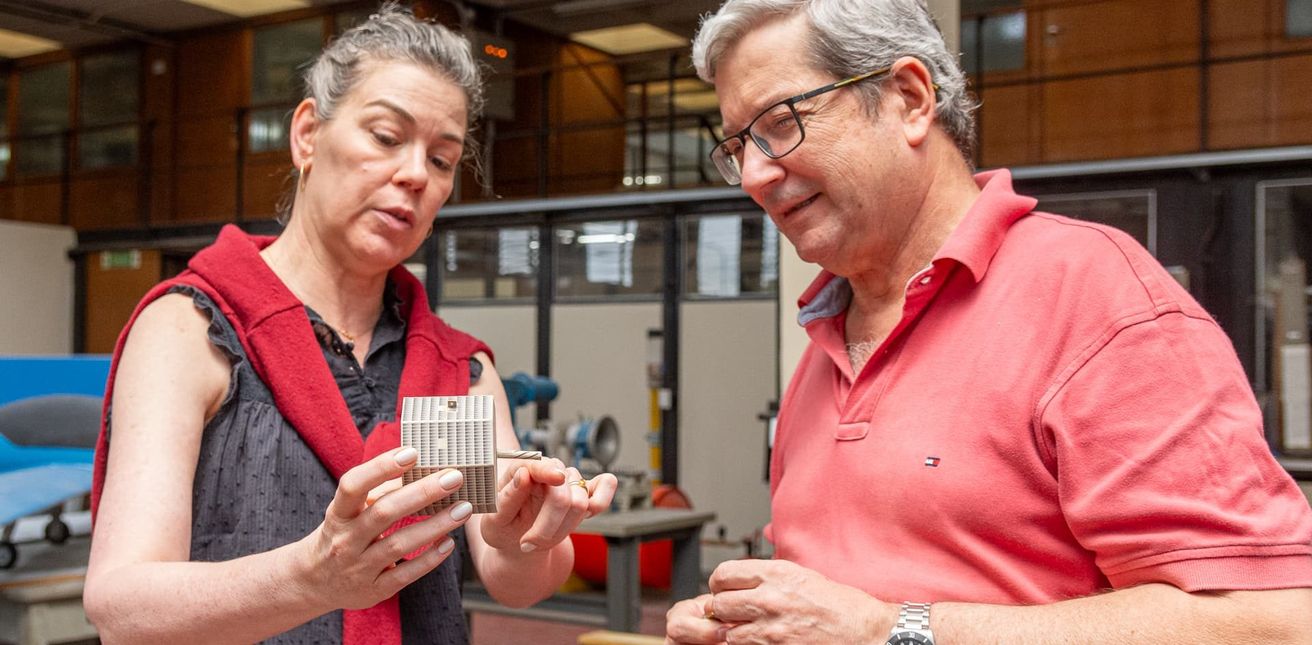 En honor al Fernet, estudiantes y docentes de la UNC crearon el satélite cordobés "Nano70/30"
